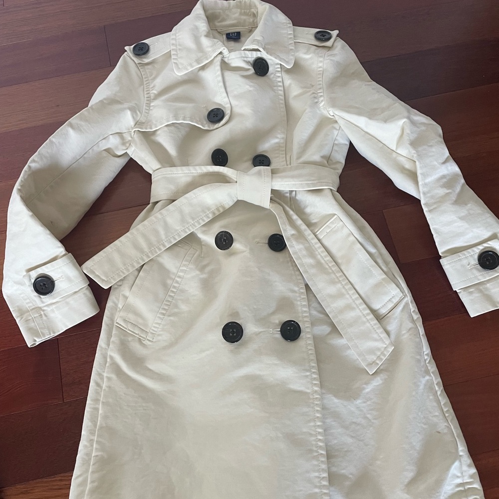 Knee-length trench coat